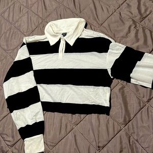 Crop black and white long sleeve